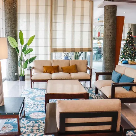 Hotel Santa Cruz Silveira (Lisbon)