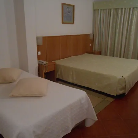 Santa Cruz 3* Silveira (Lisbon)