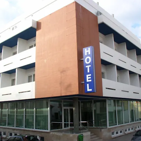 Santa Cruz Hotel Silveira (Lisbon)