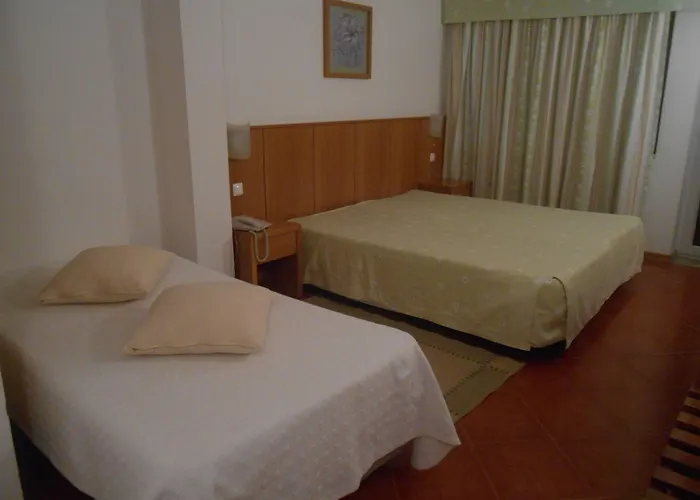 Santa Cruz 3* Silveira (Lisbon)