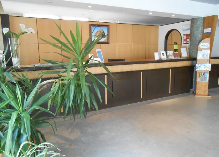 Santa Cruz Hotel Silveira (Lisbon)