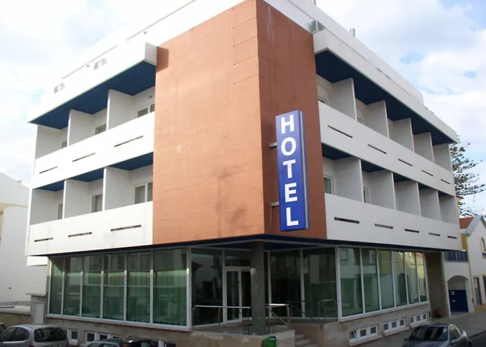 Santa Cruz Hotel Silveira (Lisbon)