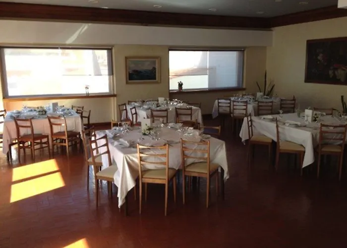 Santa Cruz Hotel Silveira (Lisbon)